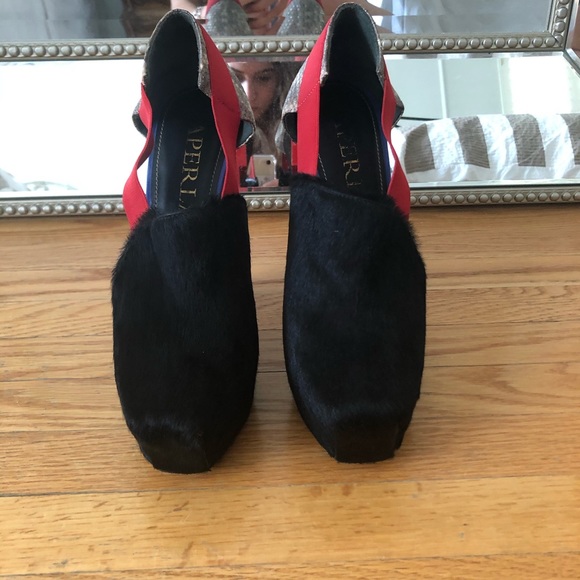 Aperlai snakeskin high heels. - Picture 4 of 4